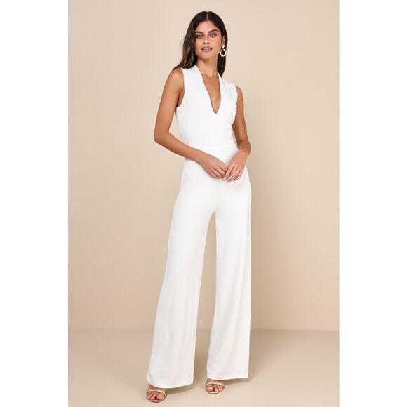 NWT Lulus Thinking Out Loud White Backless Jumpsuit Cocktail Classy Size XS - Picture 1 of 10